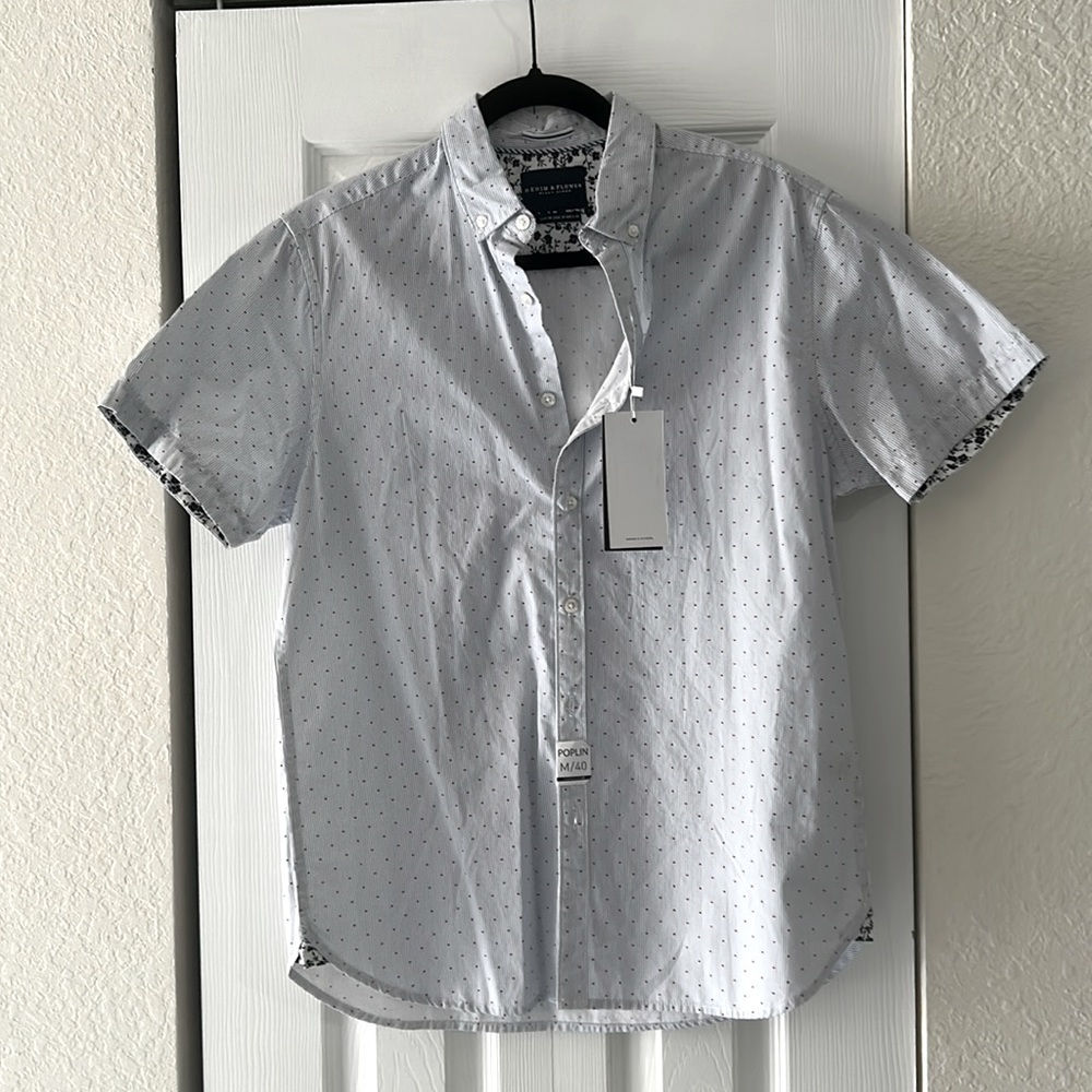 Men’s Demon & Flower collard short sleeve button down. NWT